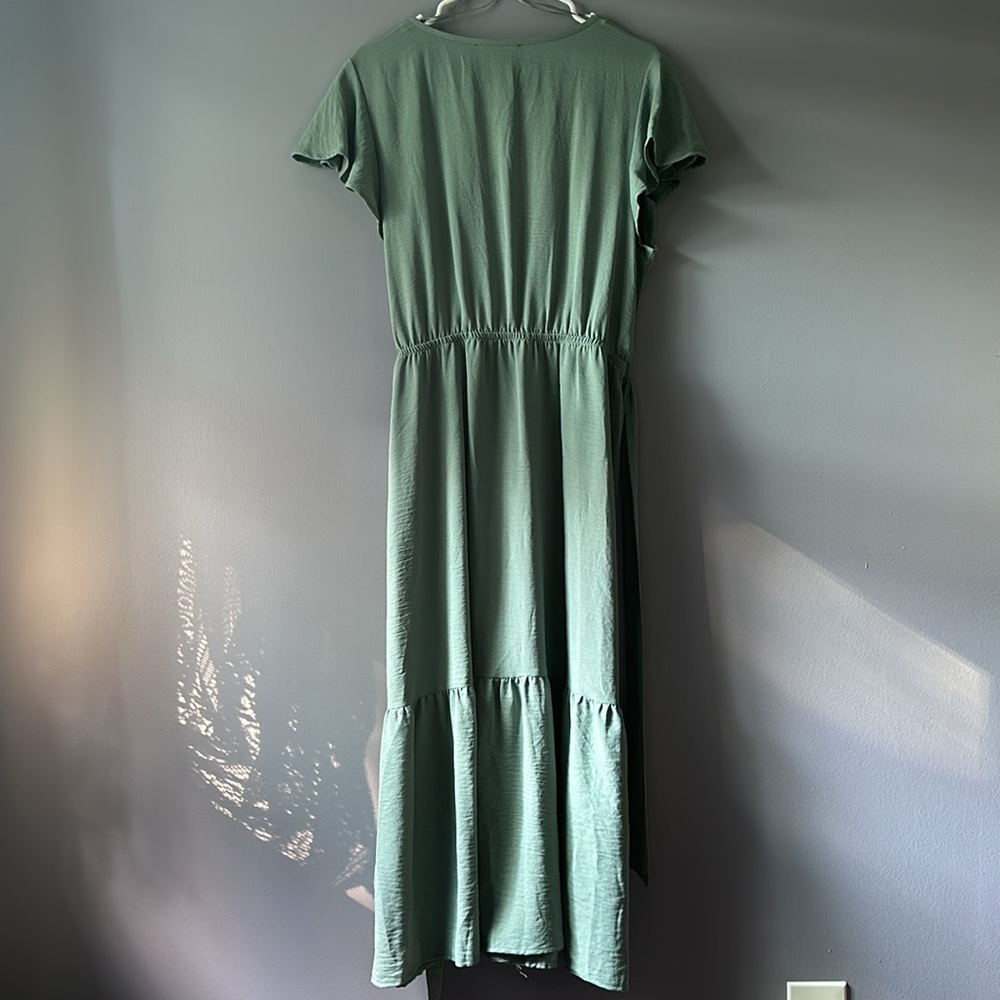Lucky brand empire waist dress with V neck line and waist tie - Picture 6 of 6